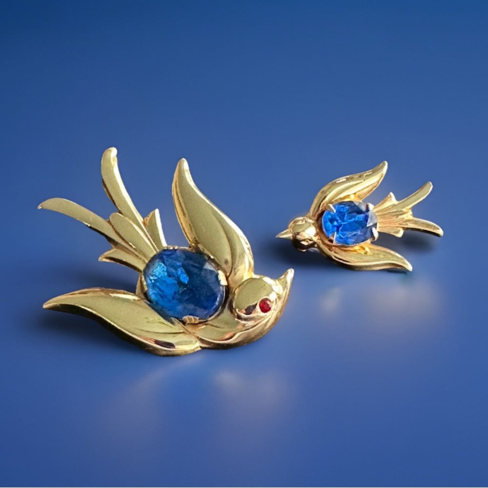 Coro Pegasus Bird Brooches Gold Tone w Sapphire Blue Rhinestone Belly Set of 2
